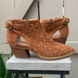 Chunky Heel Bootie Suede Leather Laser Cutout Ankle Boots Western Boho EUC